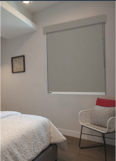 Roller Shade with Side Light Guards